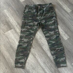 Forever 21 Camouflage Print Pants